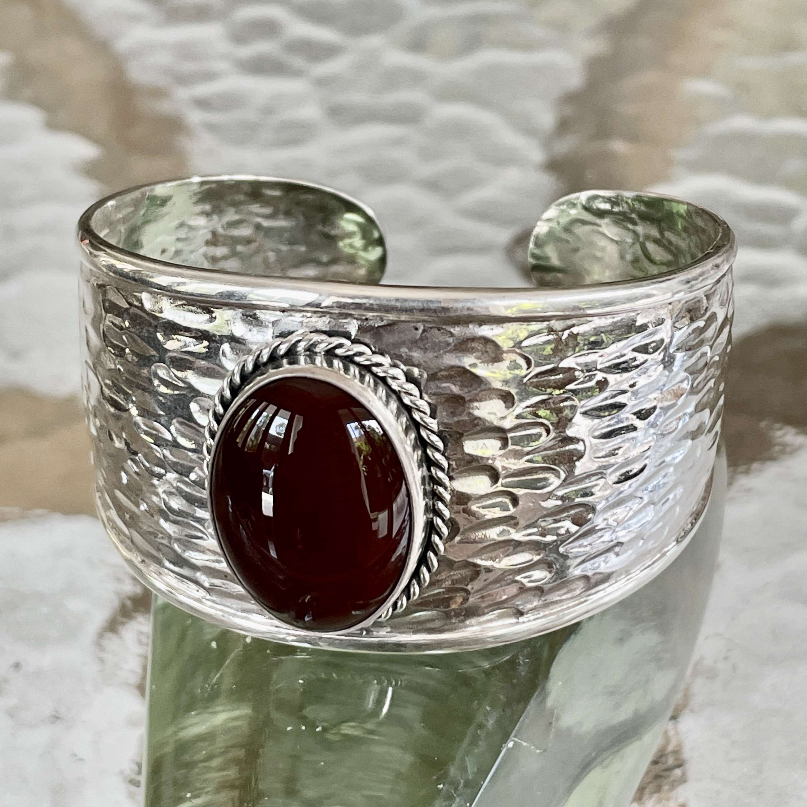 (HANDMADE 925 BALI STERLING SILVER HINGE BRACELETS WITH CARNELIAN)